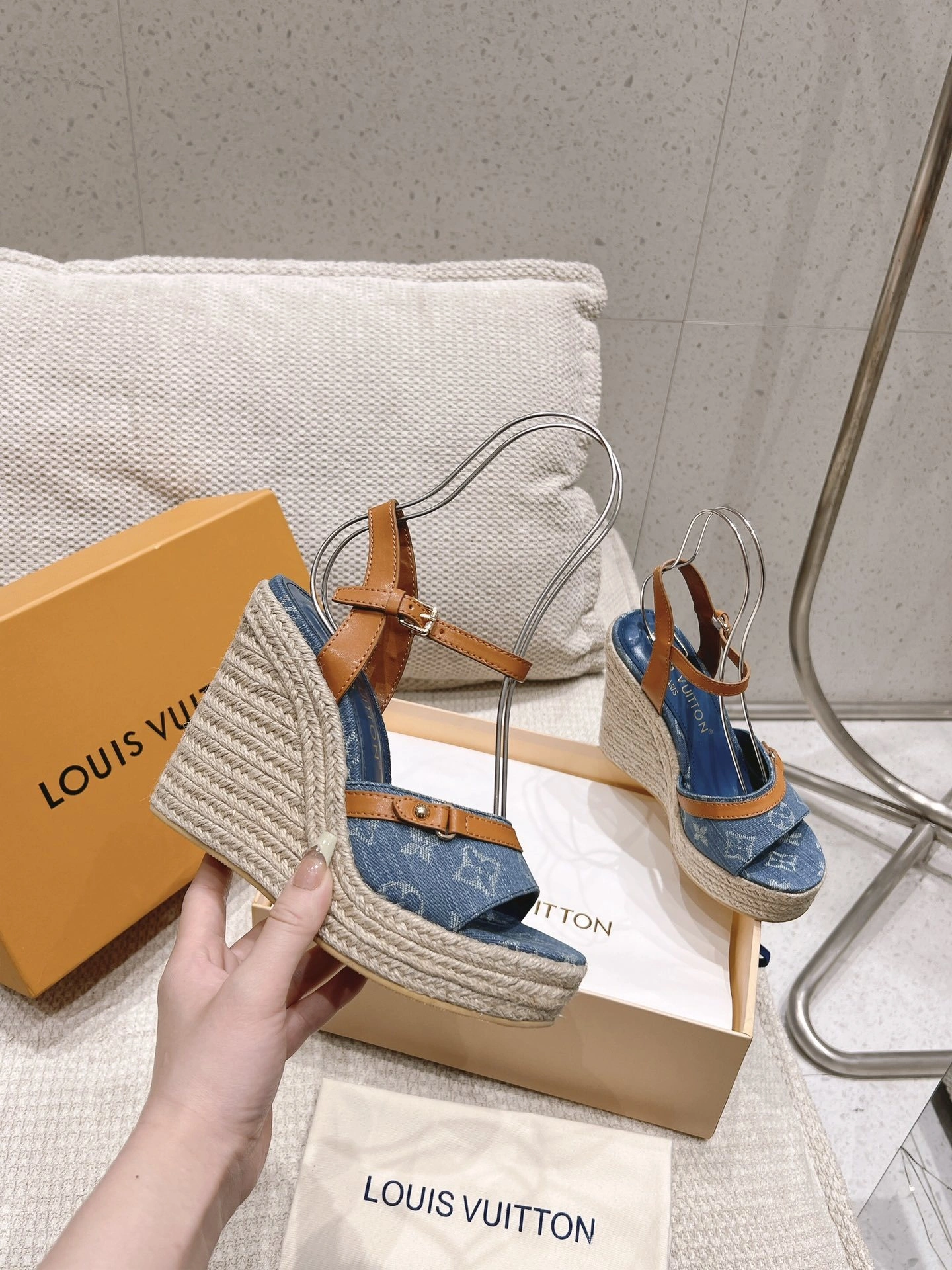 COCO-- 1ACIZR 1ACIZP Heel height：13CM Waterproof：3.5CM cowhide item:D-X062M2845